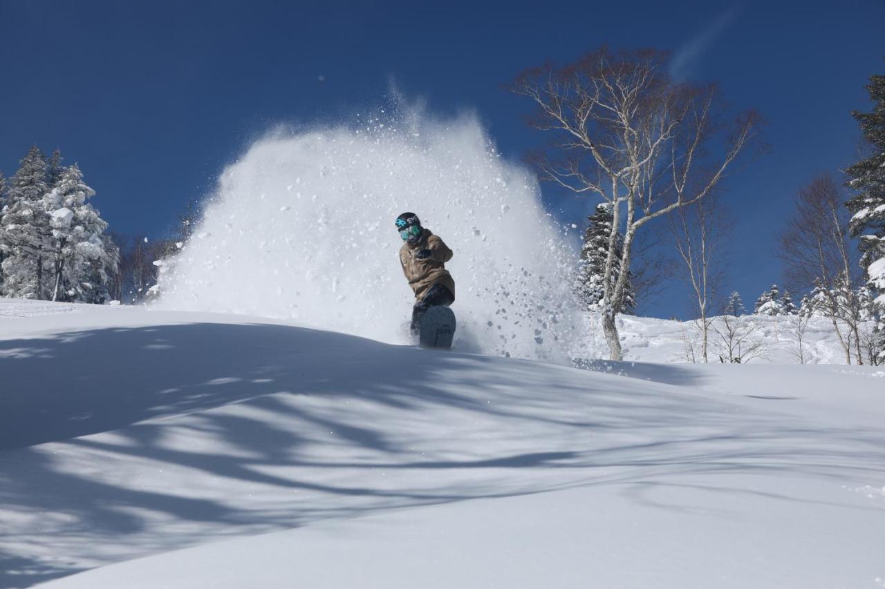 Manza Kogen Hotel Tsumagoi Bagian luar foto